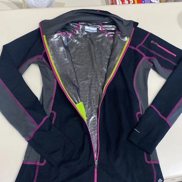 Columbia Women's Black and Pink Jacket - Picture 4 of 4